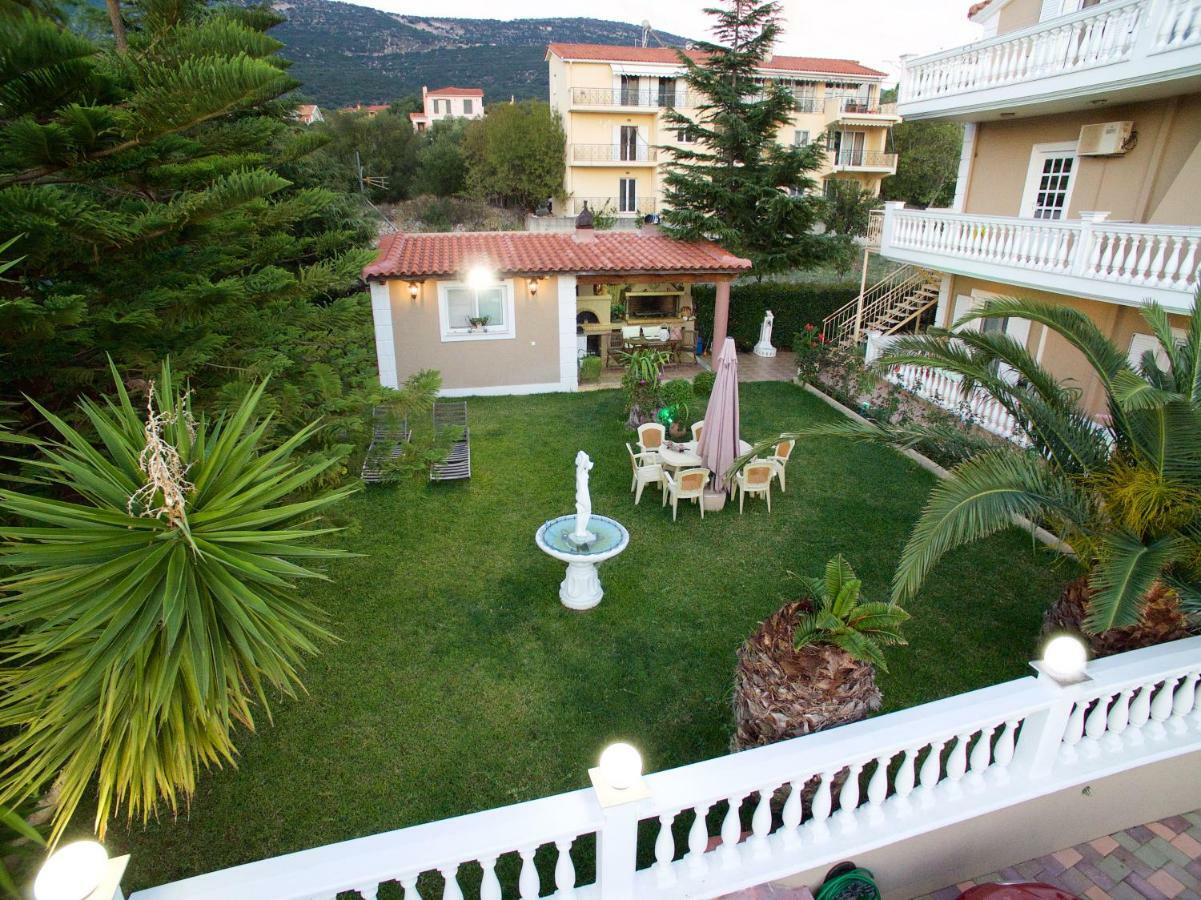 Helenas Apartament Razáta